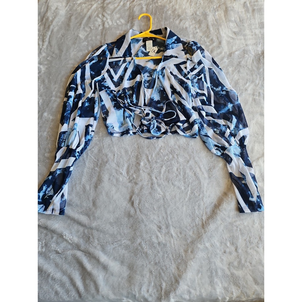 The Curve by Judani Blue White Geometric Mesh Wrap Crop Top Blouse 1X 71009-1CJS